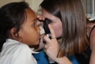 Pauline Ghesquier, 24 ans, opticienne : comment je contribue à la santé visuelle dans le monde