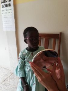 lunettes de vue pour les enfants mission humanitaire Sénégal