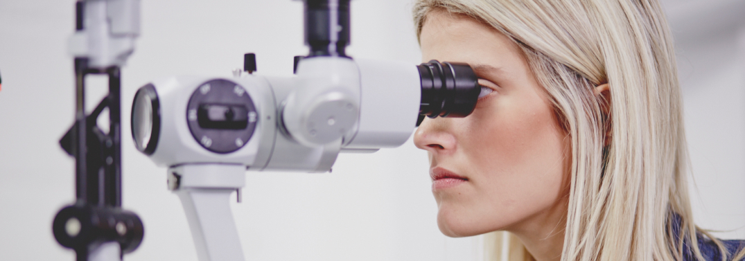 S’orienter vers l’optique : une formation pointue et un métier aux débouchés durables