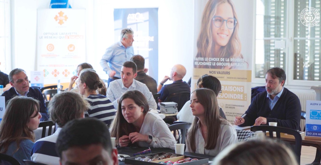 Paroles de recruteurs : conseils et témoignages sur les métiers de l’optique
