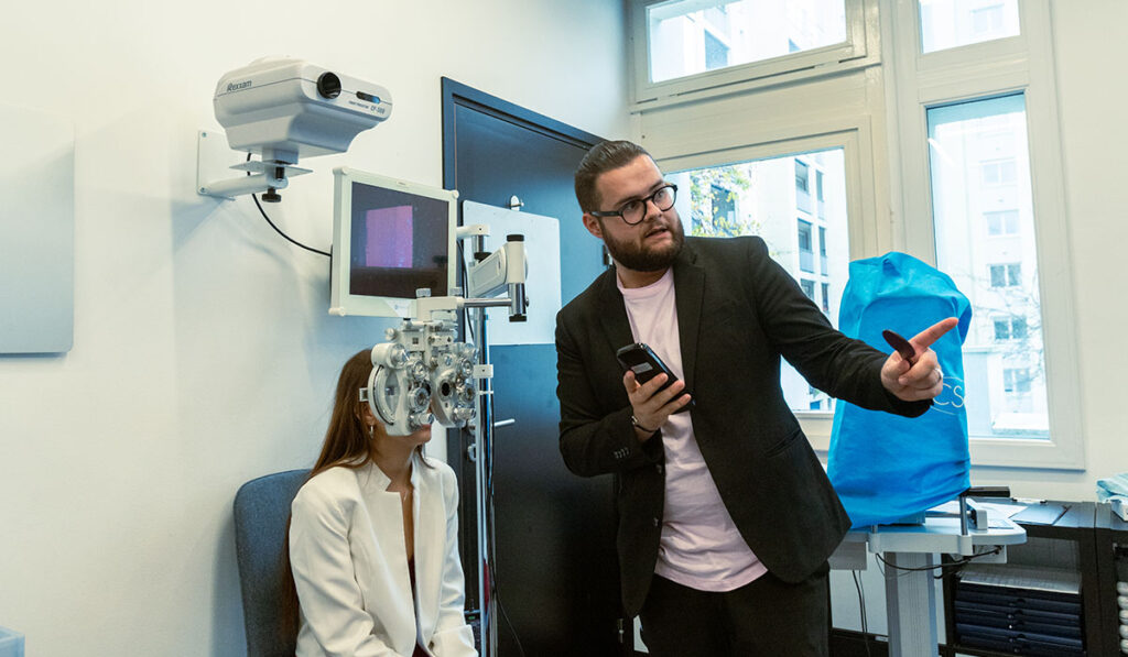 Cours pratique encadré par un formateur à ISO Toulouse